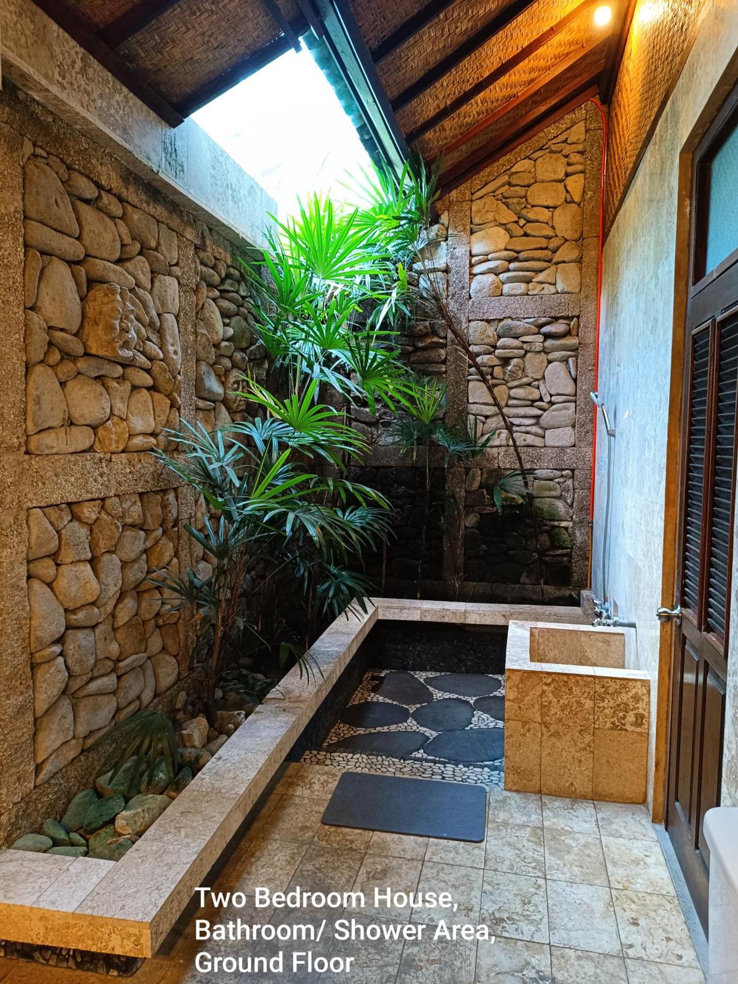 Guci Guesthouses 우붓 외부 사진